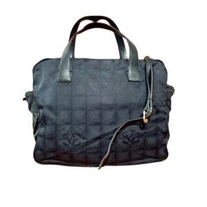 GORGEOUS AUTHENTIC CHANEL BLACK CC NYLON TRAVEL LIGNE TOTE BAG